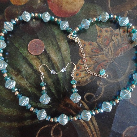 Handcrafted artisanal necklace & earring set made from Czech bicone beads - Picture 6 of 11